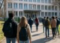 L'académie de Grenoble intensifie ses efforts contre l'absentéisme scolaire.