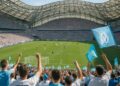 Football : Le Vélodrome, symbole de passion à Marseille.