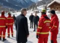 Savoie : Rencontre de l'ambassadeur adjoint britannique avec les secouristes après des avalanches.