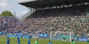 Football - Ligue 2 : GF38 contre ASSE, Maubleu attendu, stade plein… Détails avant le match.