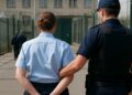 Savoie : Une gardienne de prison sanctionnée pour avoir appelé un détenu.
