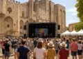 Avignon. La place du palais des papes accueille le live des Côtes du Rhône.