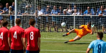 Football - Coupe de France : Le gardien de Rumilly Vallières stoppe trois penalties face au FC Foron.